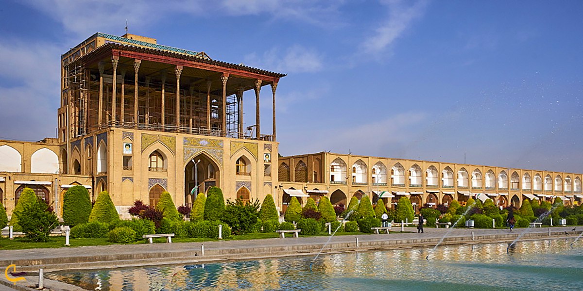 نمایی از عمارت عالی قاپو در اصفهان