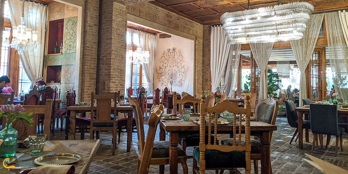 نمایی از رستوران حس توران