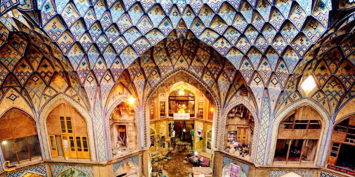 نمایی از بازار امام در اصفهان