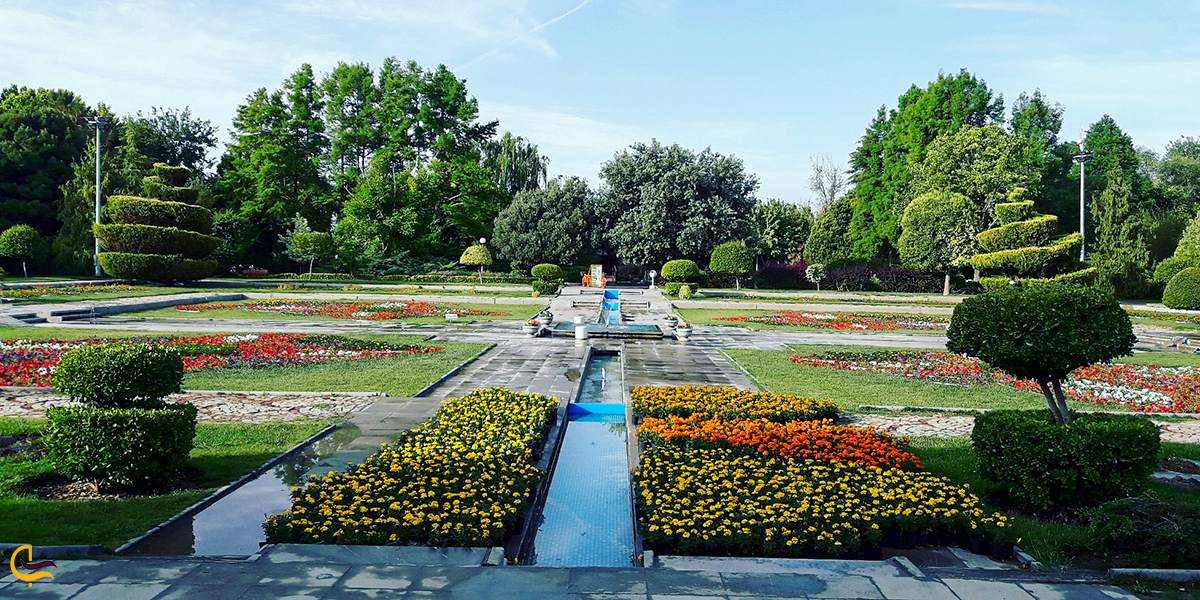 تصویری زیبا از باغ گل ها در اصفهان
