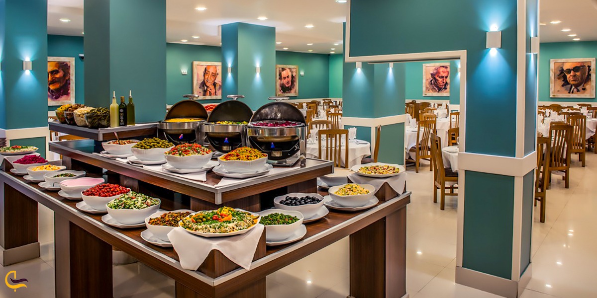 نمای داخلی از رستوران خان گستر در اصفهان