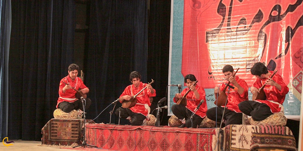 نمایی از برگذاری موسیقی مقامی