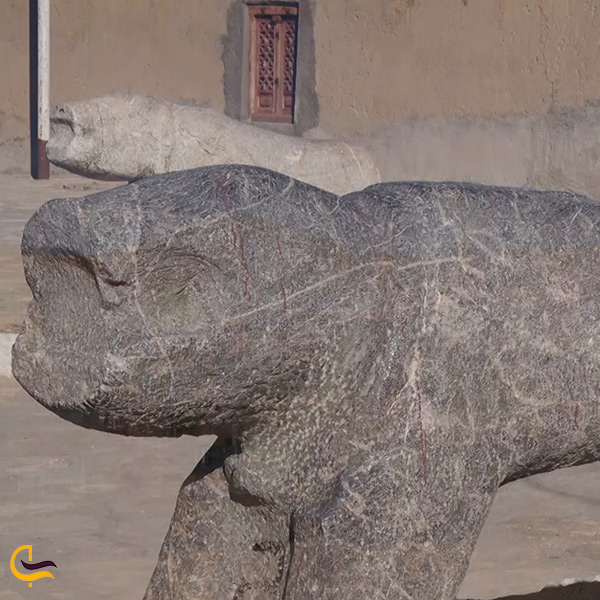 تصویر شیر سنگی باستانی در روستای مشهد کاوه