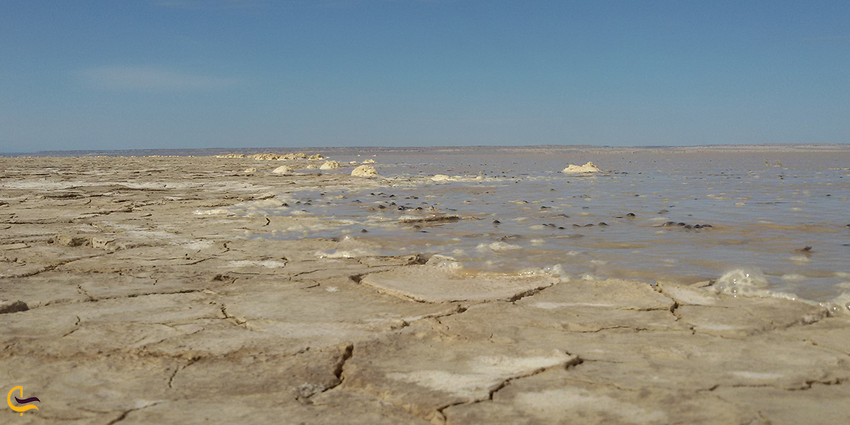 دلایل خشک شدن دریاچه هامون