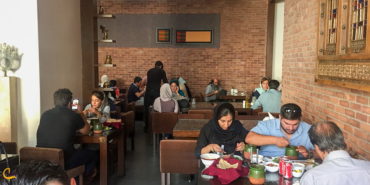 نمای داخلی رستوران تیلیت