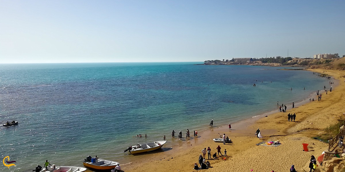 نمایی از ساحل ریشهر در بوشهر