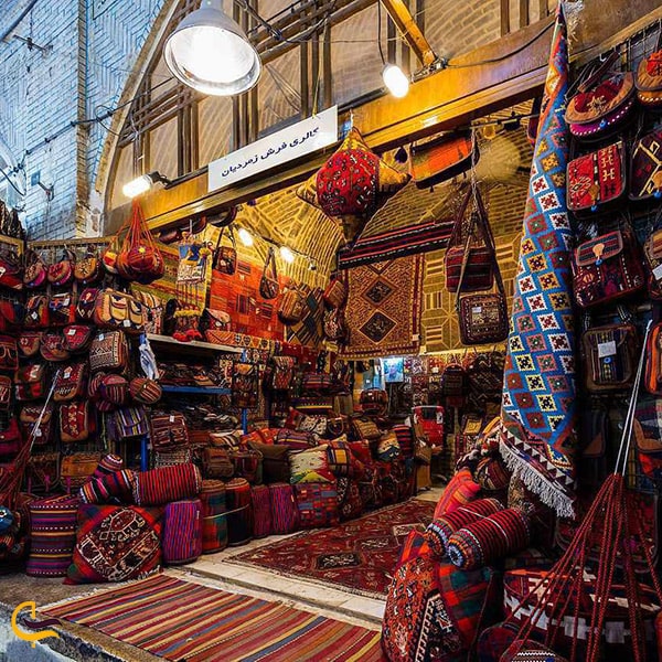 خرید و گشت و گذار در بازار وکیل شیراز