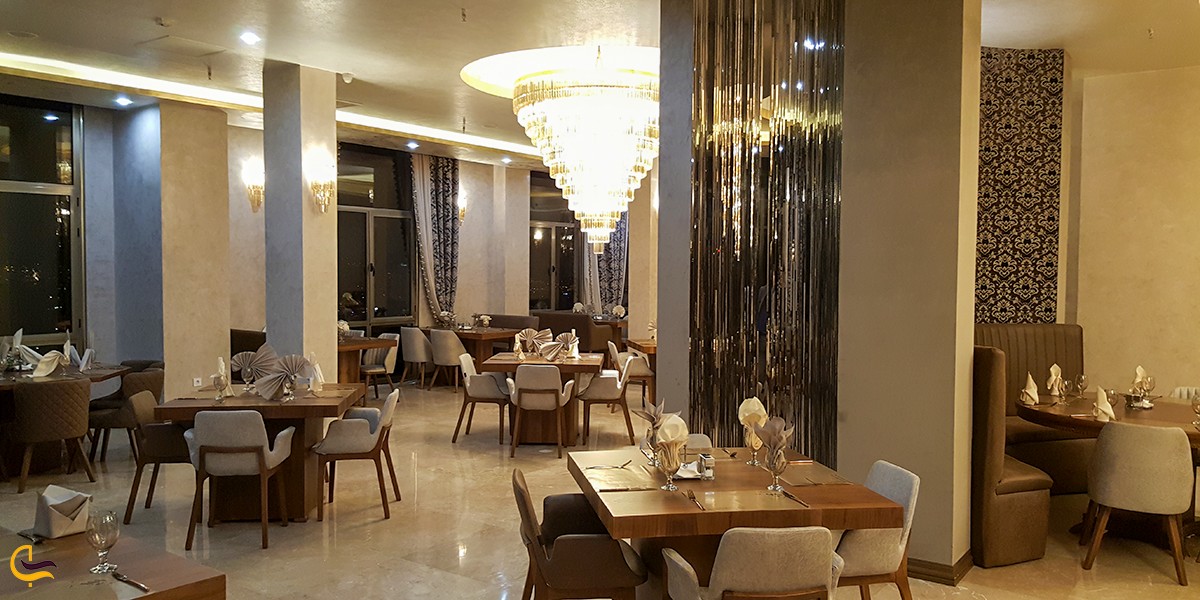 نمایی از رستوران تهران بین