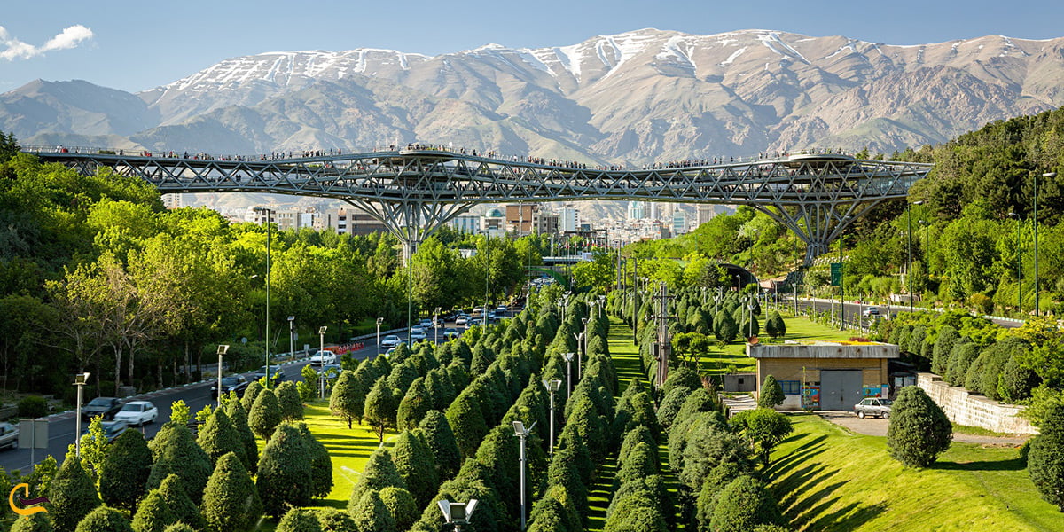 پارک آب و آتش تهران در کنار پل طبیعت زیبا و منتهی به پارک طالقانی تهران