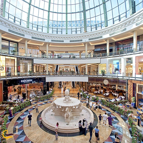 نمای داخل مرکز خرید مال امارات در دبی