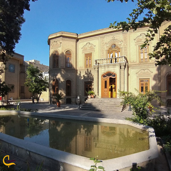 تصویری از نماهای مختلف ازساختمان موزه آبگینه تهران