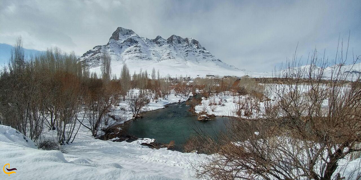 تصویر زیبا یرودخانه قره چای در فصل زمستان