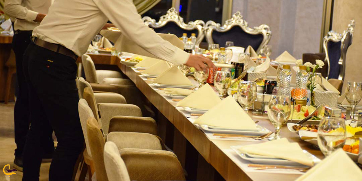 تصویر زیبا از رستوران تهران بین