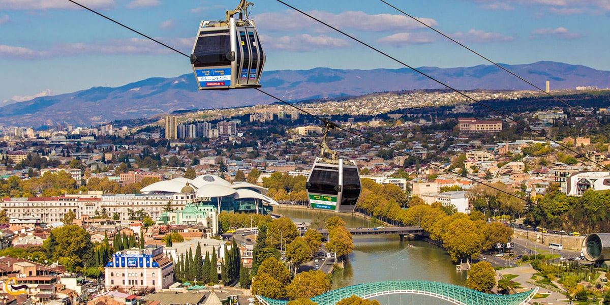 تله کابین سواری و نمای 360 درجه شهر زیبای تفلیس