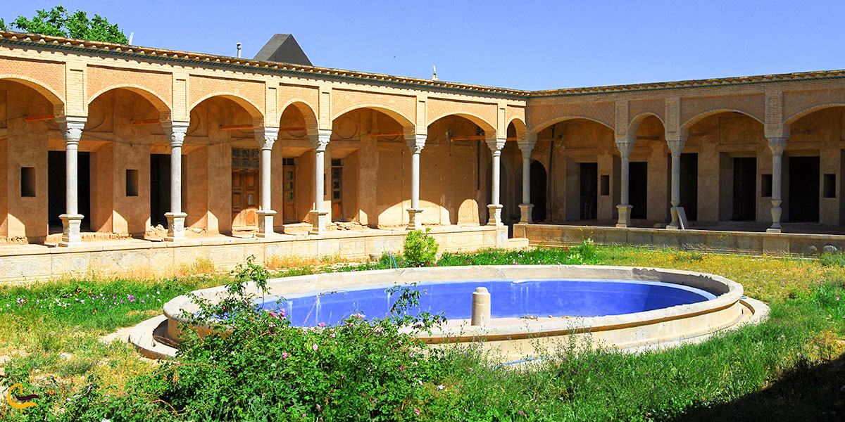 نمایی از قلعه چالشتر
