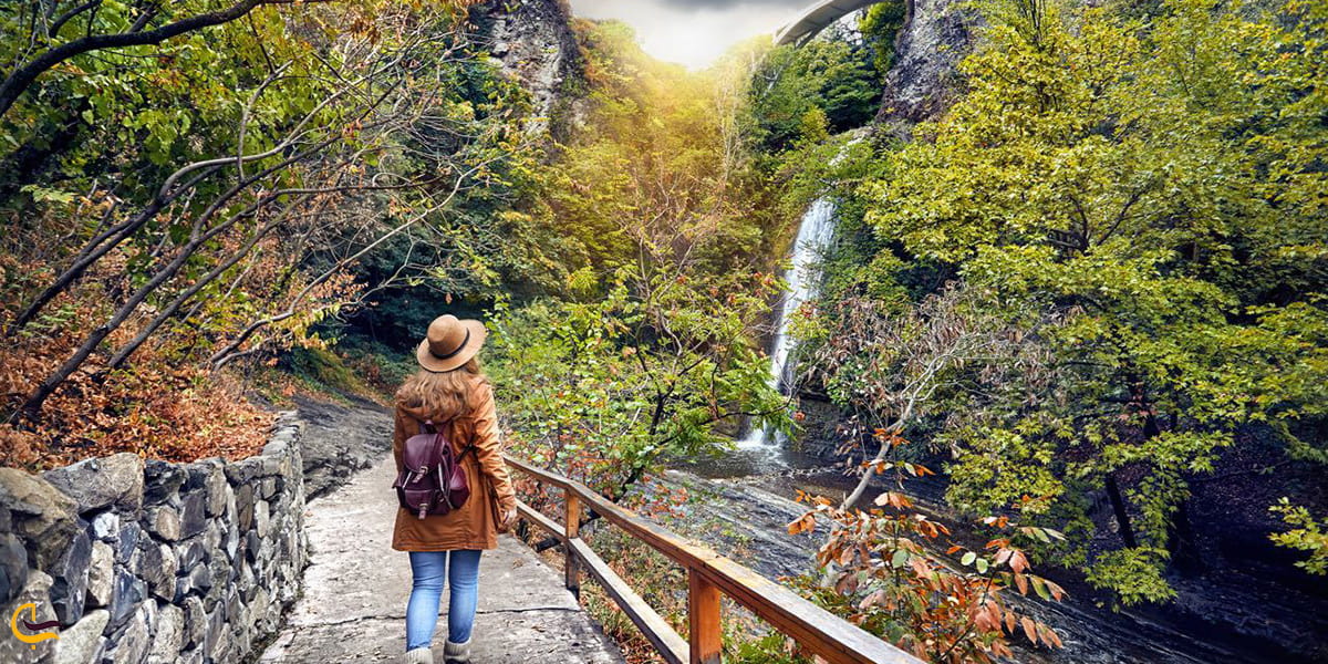 کشور گرجستان در فصل زیبای پاییز