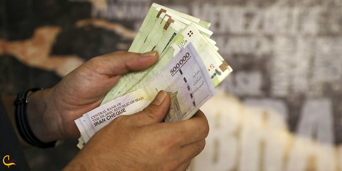 در سفر به ارمنستان چه پولی با خود ببریم