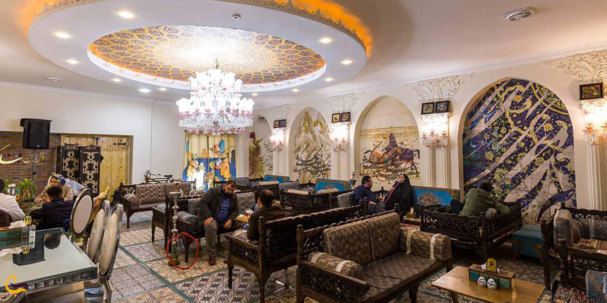فضای داخلی رستوران عمارت ایرانی تهران