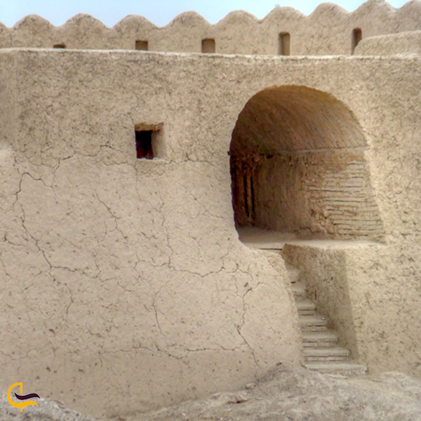 تصویری از راه پله در قلعه ناصری