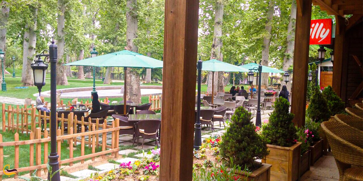 نمایی از رستوران کارزین