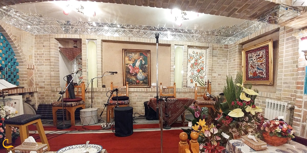 موسیقی زنده در رستوران سنتی باربد تهران