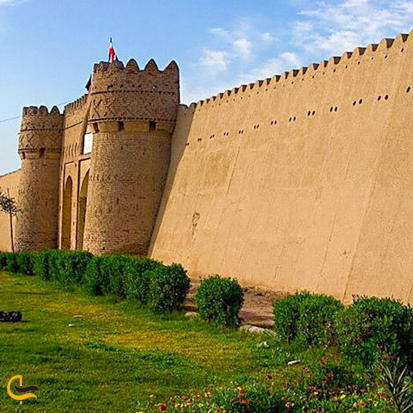 دیوار قلعه ناصری ایران شهر