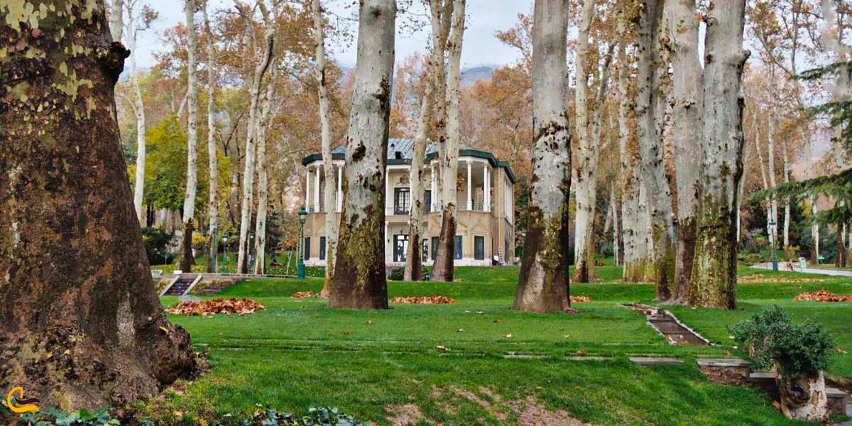 تصویری از باغ کاخ نیاوران تهران