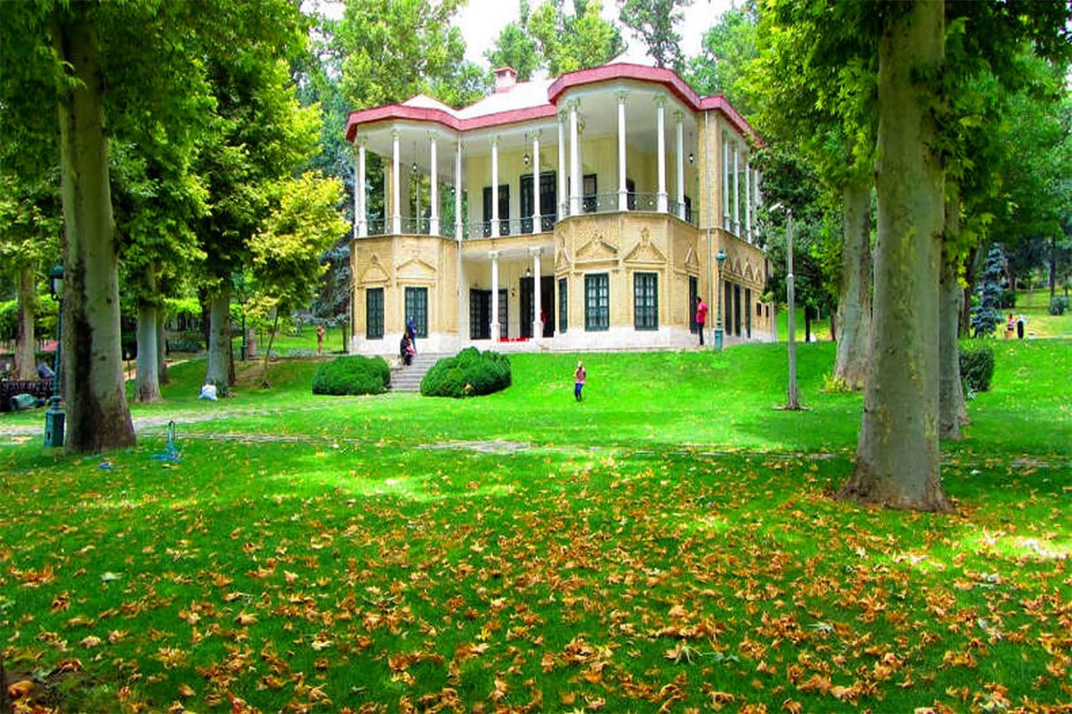 تصویری از کاخ نیاوران تهران