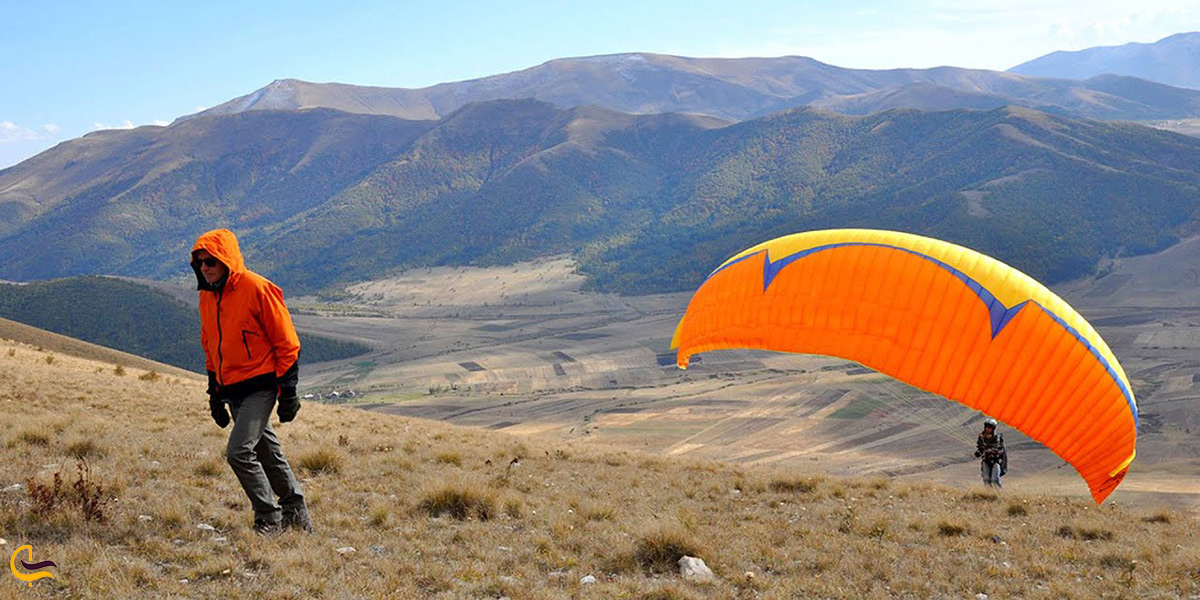 پاراگلایدر سواری در ارتفاعات ارمنستان