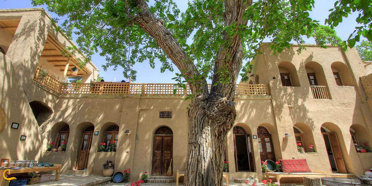 تصویری از اقامتگاه سنتی توسلیان