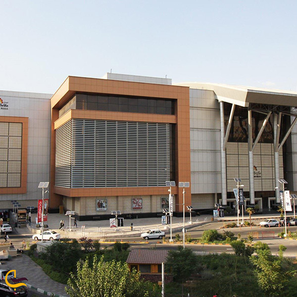 مرکز خرید مگامال تهران دارای سالن بولینگ