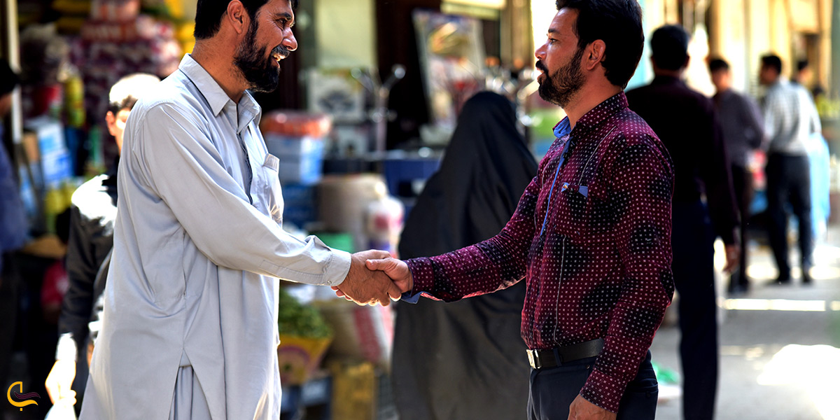 پوشش این روزهای مردم شهر سیرجان تلفیقی از لباس محلی