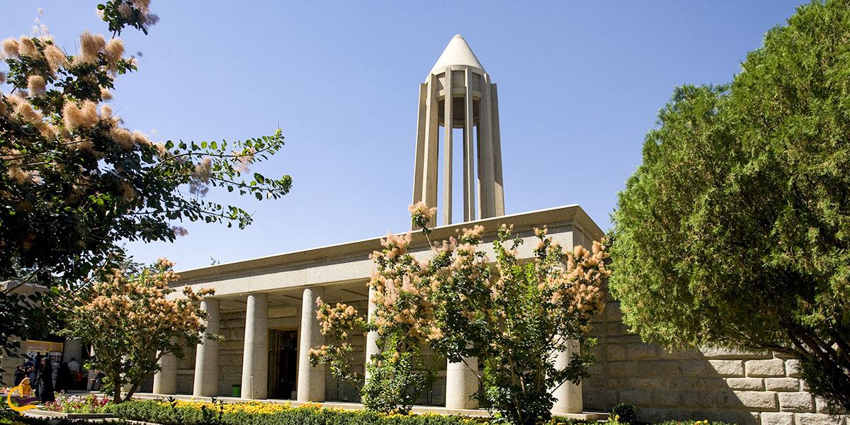 آرامگاه ابن سینا