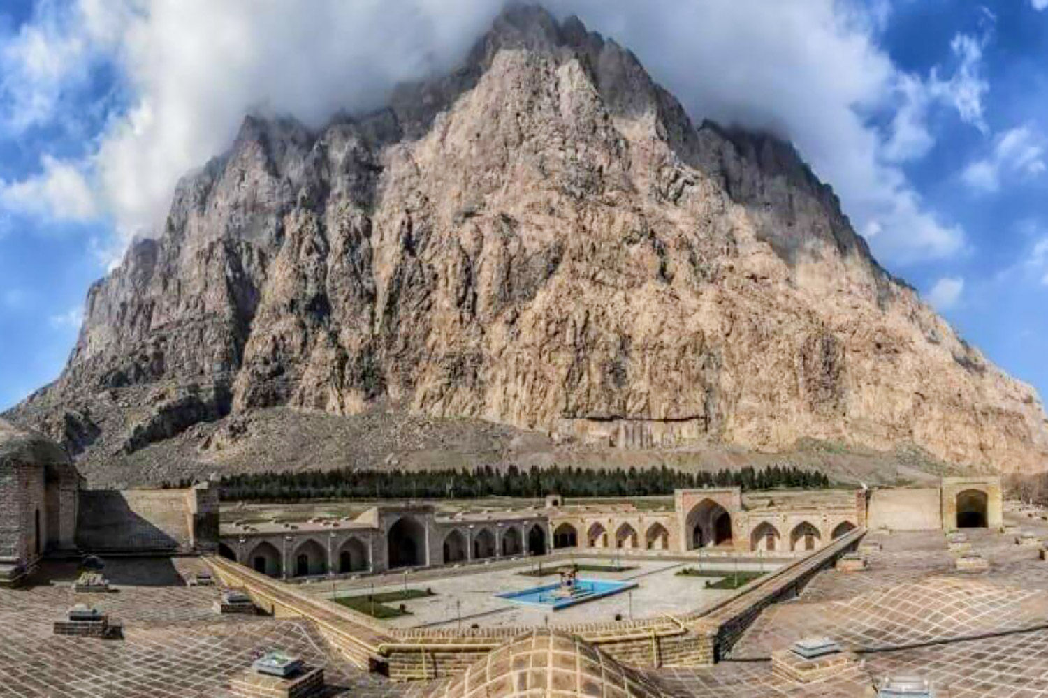 تصویری از بیستون کرمانشاه