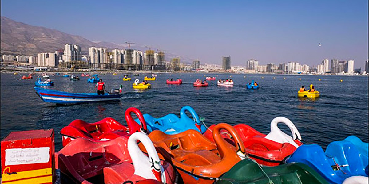 نمایی از قابق دریاچه چیتگر