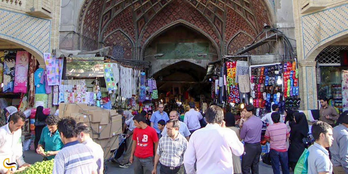 نمایی از ورودی بازار تهران