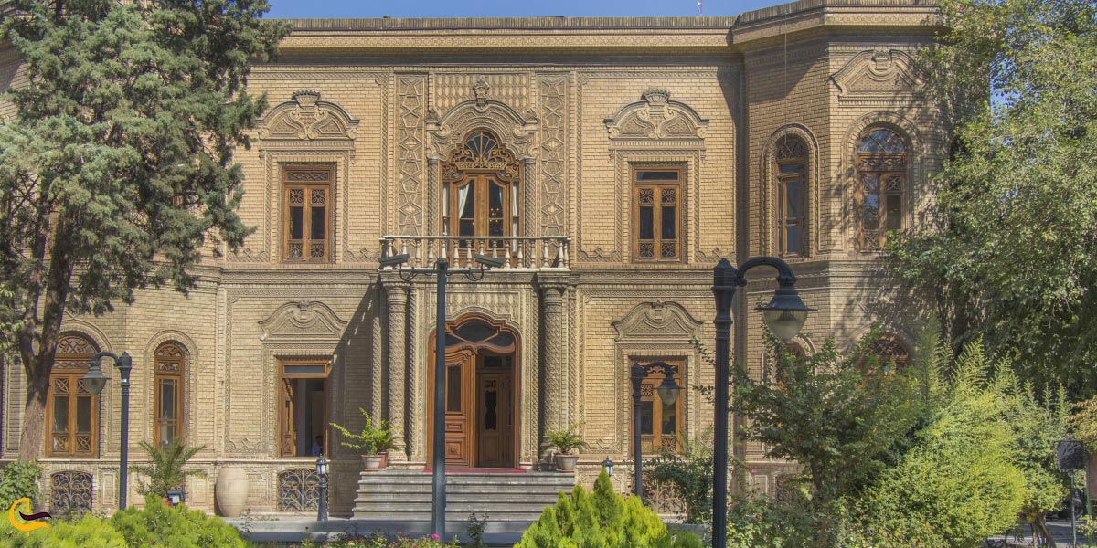 تصویری از نماهای مختلف ازساختمان موزه آبگینه تهران