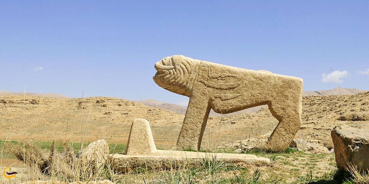تصویری از شیر سنگی