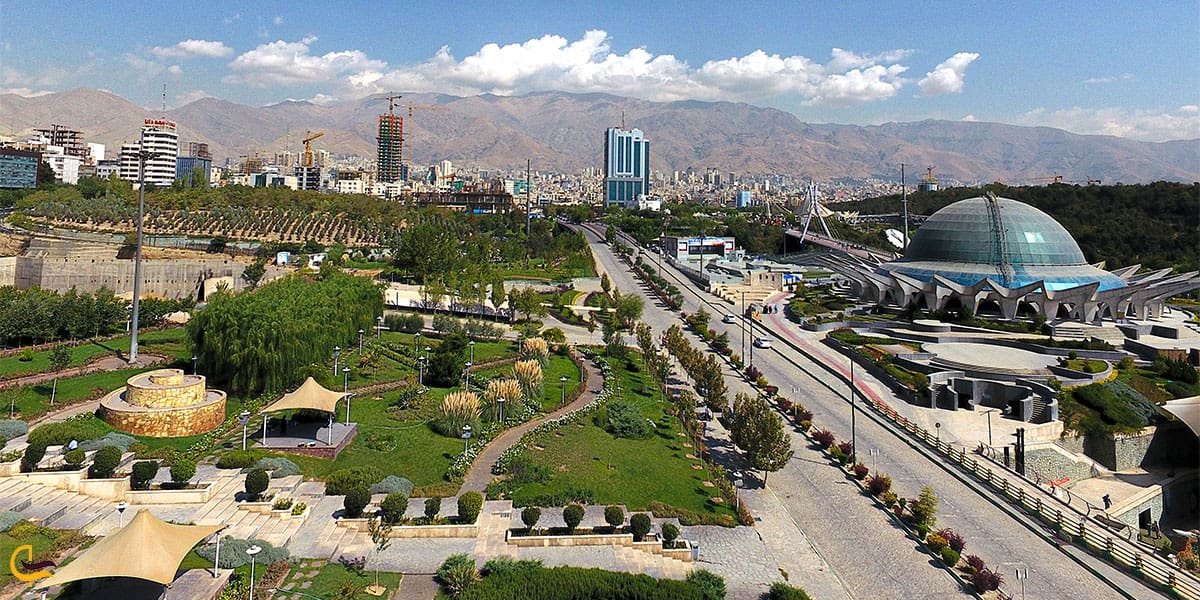 نمایی از مسیر دسترسی به گنبد مینا تهران
