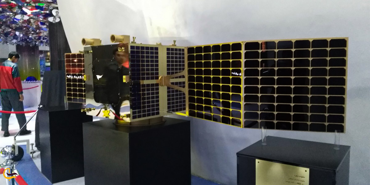 نمایی دیگر نمایشگرهای گنبد مینا