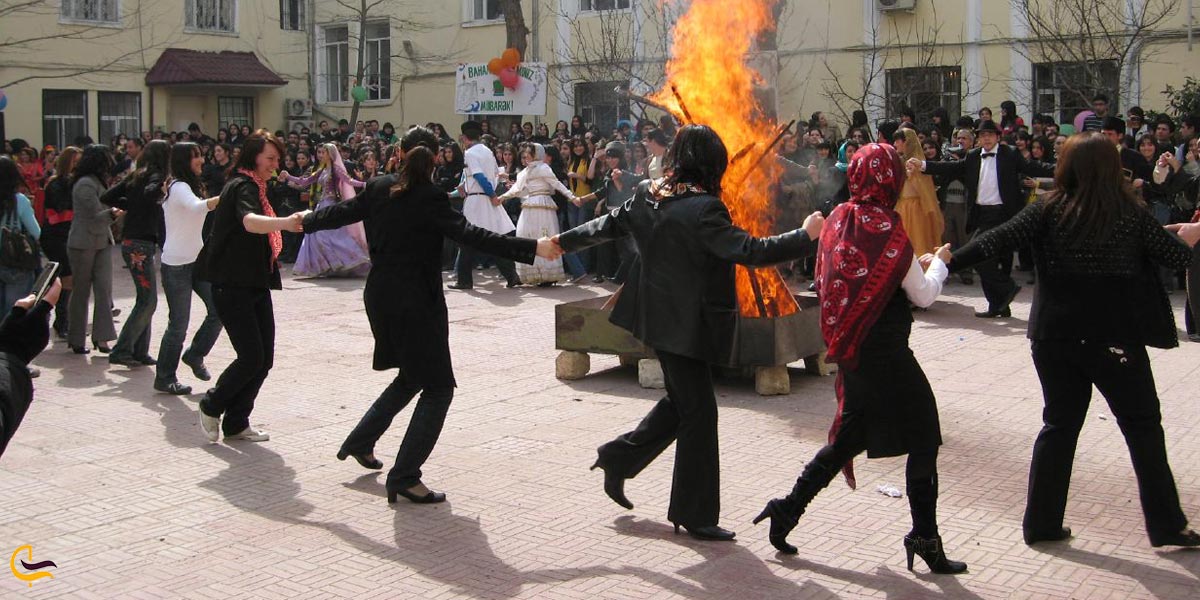 تصویری از مردم اذربایجان در چهارشنبه سوری مراسم استقبال از نوروز