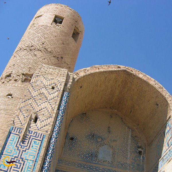 تصویر زیبا از مسجد جامع ورزنه