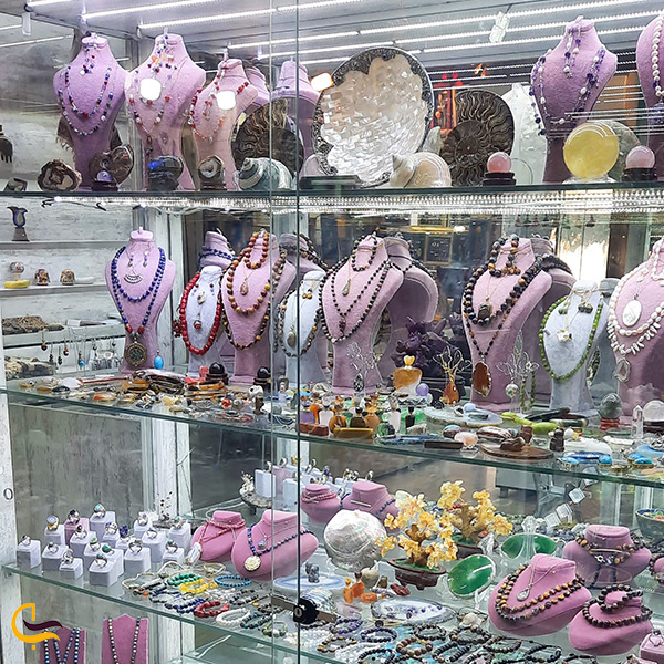 خرید سنگ های قیمتی از سرای مشیر بازار وکیل شیراز
