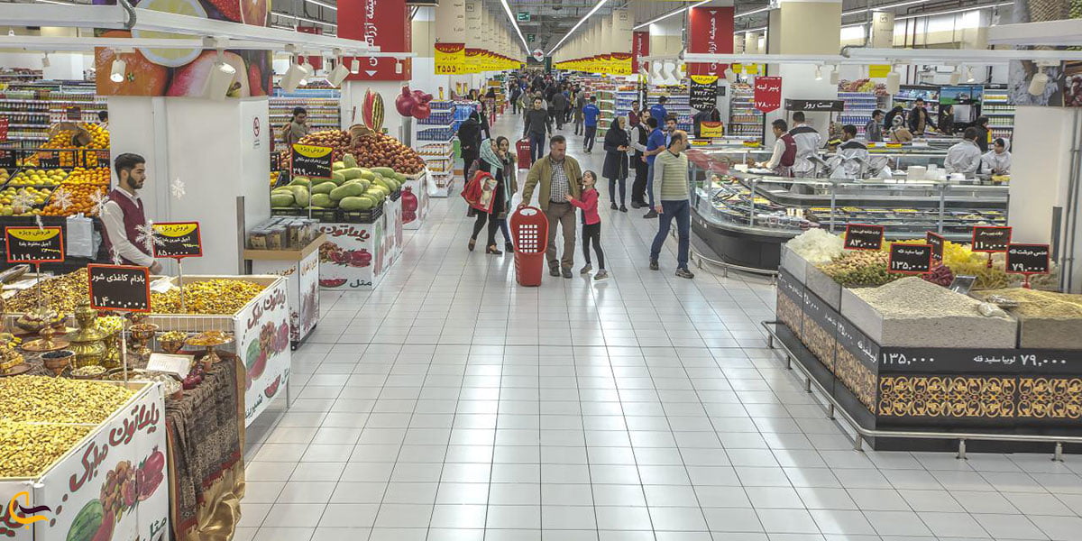 نمایی از هایپرمارکت مرکز خریدتیراژه
