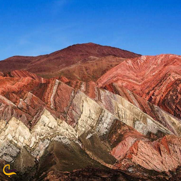 نمای نزدیک کوه های رنگی هورنوکال آرژانتین