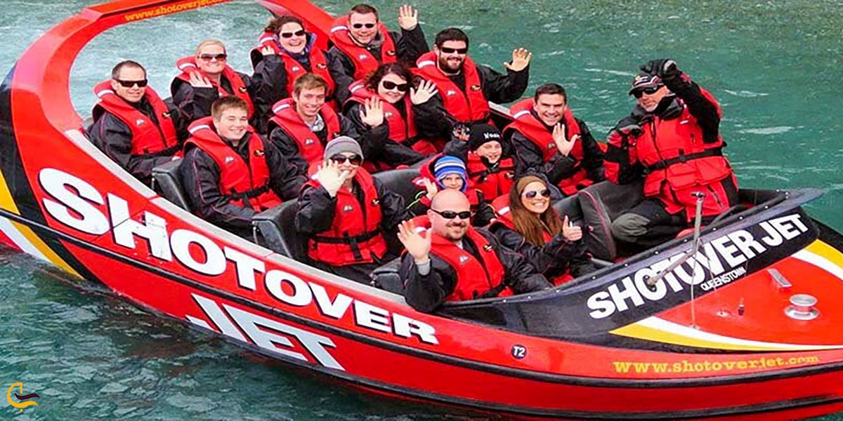 نمایی از کریزی بوت