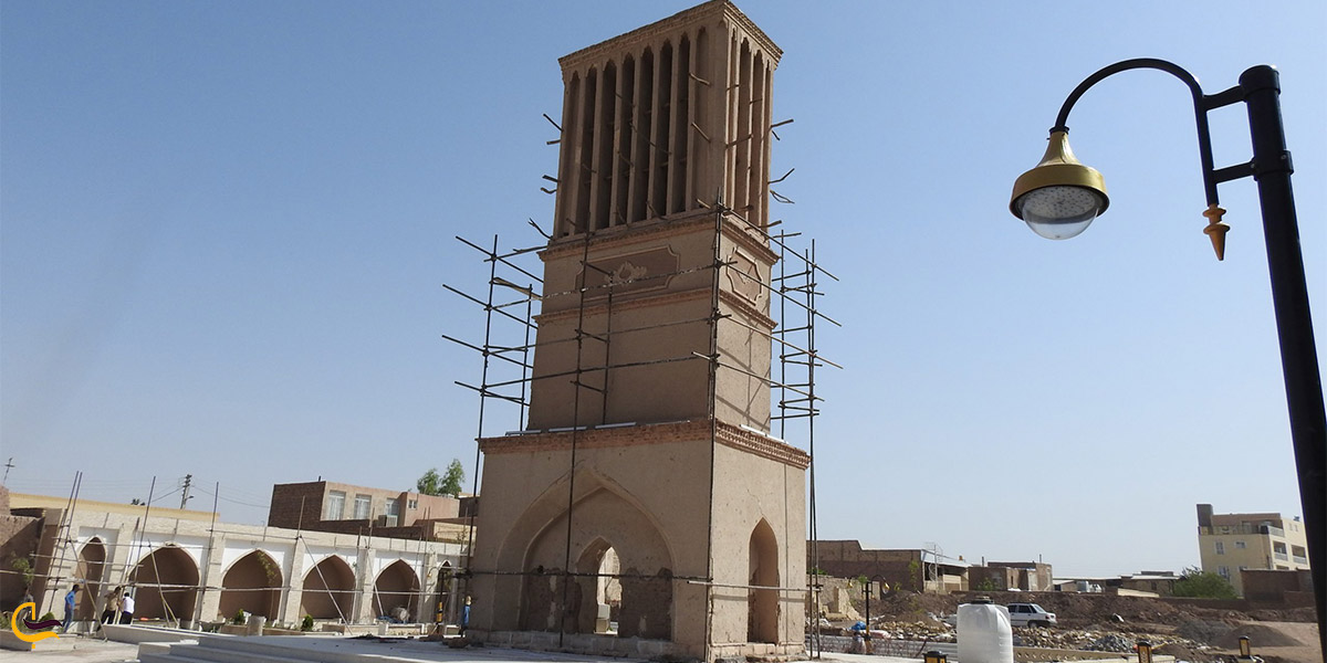 نمایی از بادگیر معین