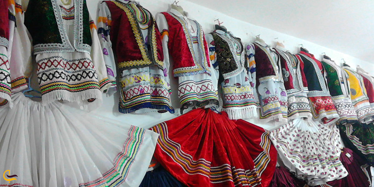 تصویری از لباس محلی کرمانجی اسفراین