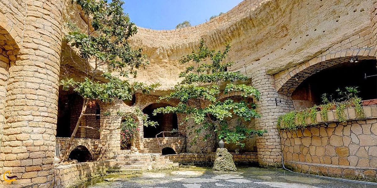 نمایی از نمای بیرونی شهر زیرزمینی کاریز