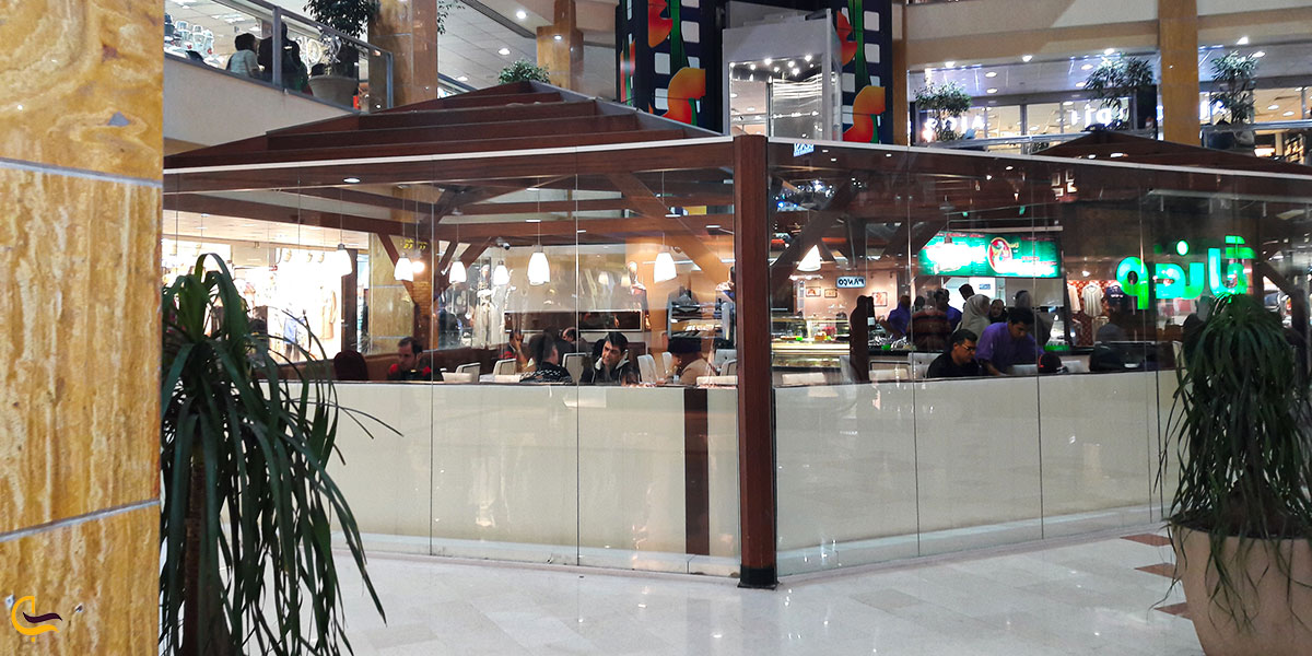نمایی از کافی شاپ گاندو در مرکز خرید تیراژه